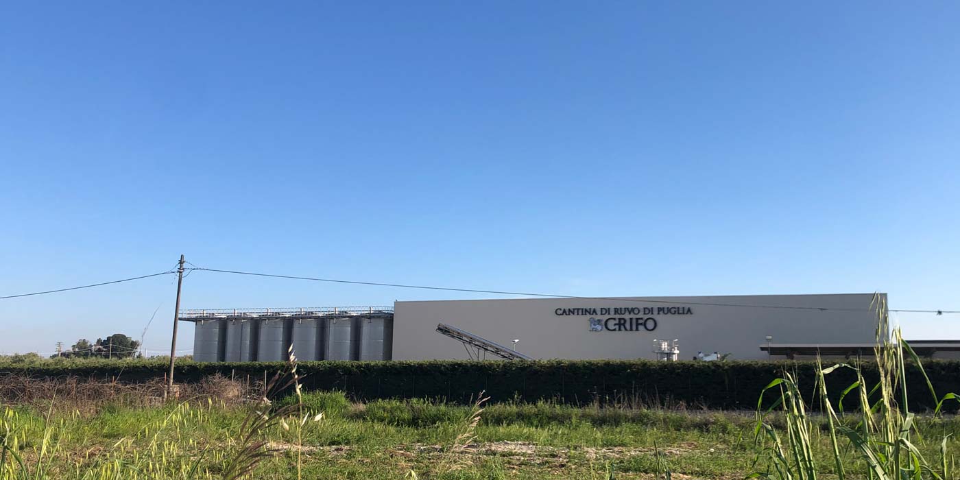 insegna-luminosa-cantina-vinicola